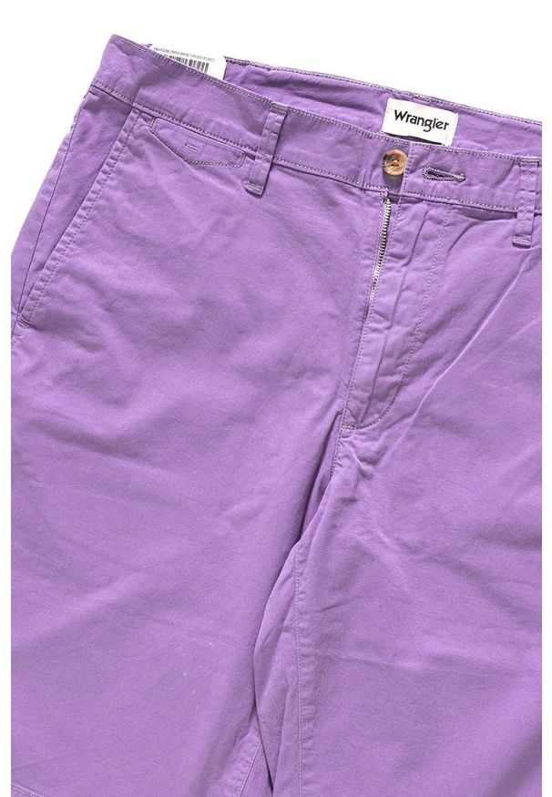 Wrangler - SPODENKI WRANGLER CHINO SHORT ORCHID PURPLE W14AMM25S 112126570. Materiał: materiał. Wzór: jednolity