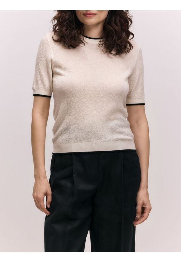 Reserved - Sweter z lnu - złamana biel. Materiał: len. Styl: klasyczny