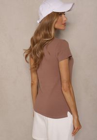 Renee - Jasnobrązowy Bawełniany T-shirt z Trójkątnym Dekoltem Linalitia. Okazja: na co dzień. Kolor: brązowy. Materiał: bawełna. Styl: casual #5