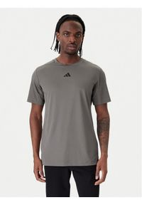 Adidas - adidas Koszulka techniczna D4T PrimeLift 3 Stripes KE9936 Szary Regular Fit. Kolor: szary. Materiał: syntetyk #1