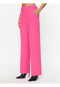 YAS Spodnie materiałowe 26030711 Różowy Regular Fit. Kolor: różowy. Materiał: syntetyk #1
