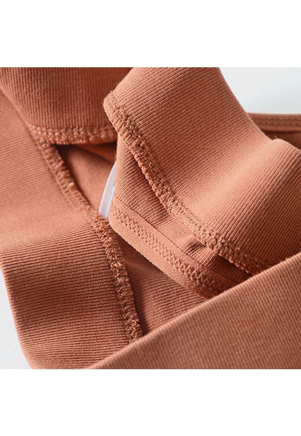 Intica - Stringi sportowe elastyczne do codziennych aktywności Eleanora. Kolor: biały. Materiał: materiał, tkanina