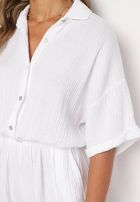 Born2be - Biały Bawełniany Kombinezon z Koszulową Górą i Prostymi Spodniami Namsore. Kolor: biały. Materiał: bawełna. Styl: elegancki, klasyczny #4