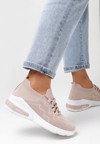 Born2be - Beżowe Buty Sportowe Amathousa. Zapięcie: bez zapięcia. Kolor: beżowy. Materiał: materiał. Szerokość cholewki: normalna. Wzór: aplikacja #5