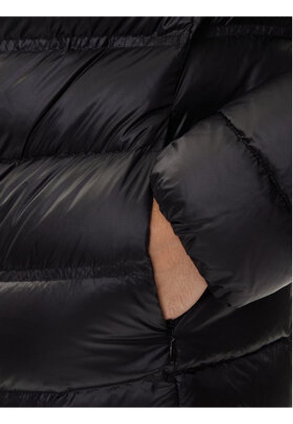 Blauer Kurtka puchowa 25WBLUC03090 Czarny Regular Fit. Kolor: czarny. Materiał: syntetyk