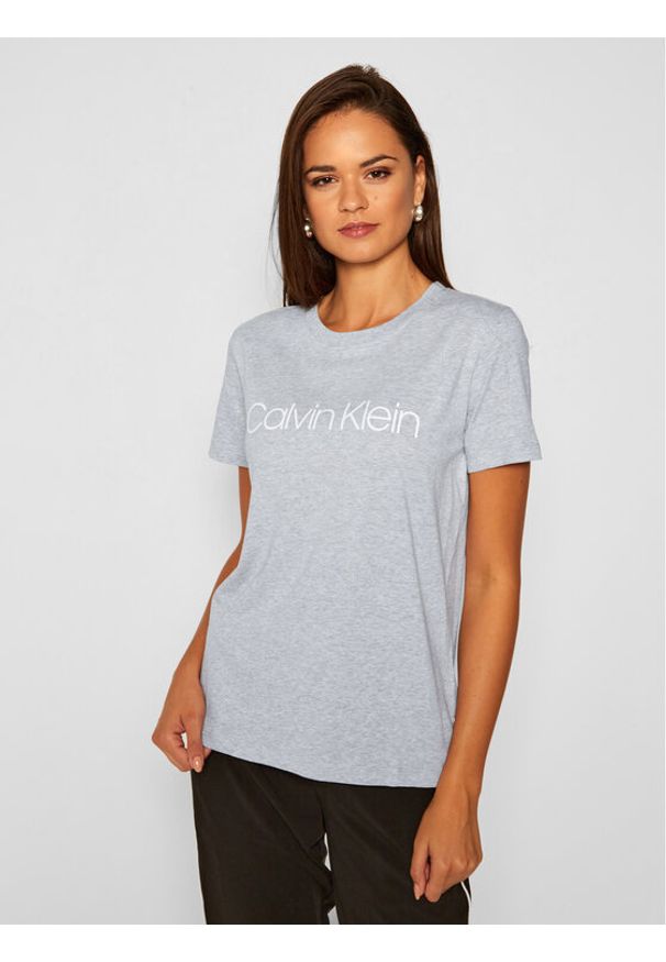 Calvin Klein T-Shirt Core Logo K20K202142 Szary Regular Fit. Kolor: szary. Materiał: bawełna