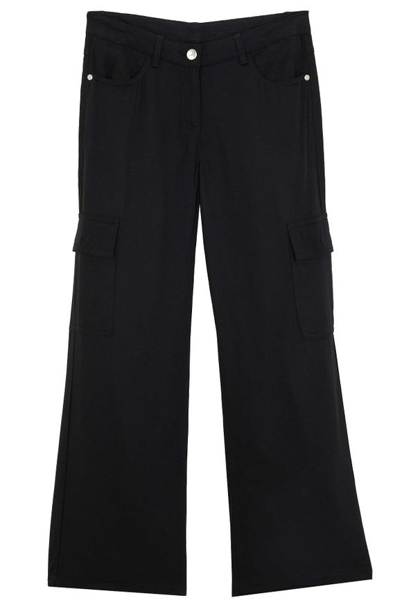 bonprix - Szerokie spodnie bojówki z lejącej wiskozy. Kolor: czarny. Materiał: wiskoza