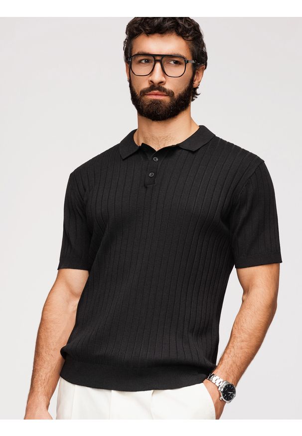 Ombre Clothing - Męska koszulka polo z wiskozą SLIM FIT w pionowy prążek – czarna V1 - Rozmiar: M. Okazja: na co dzień. Typ kołnierza: polo. Kolor: czarny. Materiał: wiskoza. Długość rękawa: krótki rękaw. Długość: krótkie. Wzór: prążki. Styl: casual, klasyczny