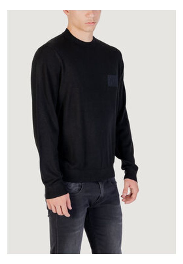 Armani Exchange Sweter XM001329 AF11982 UC001 Czarny Regular Fit. Kolor: czarny. Materiał: syntetyk