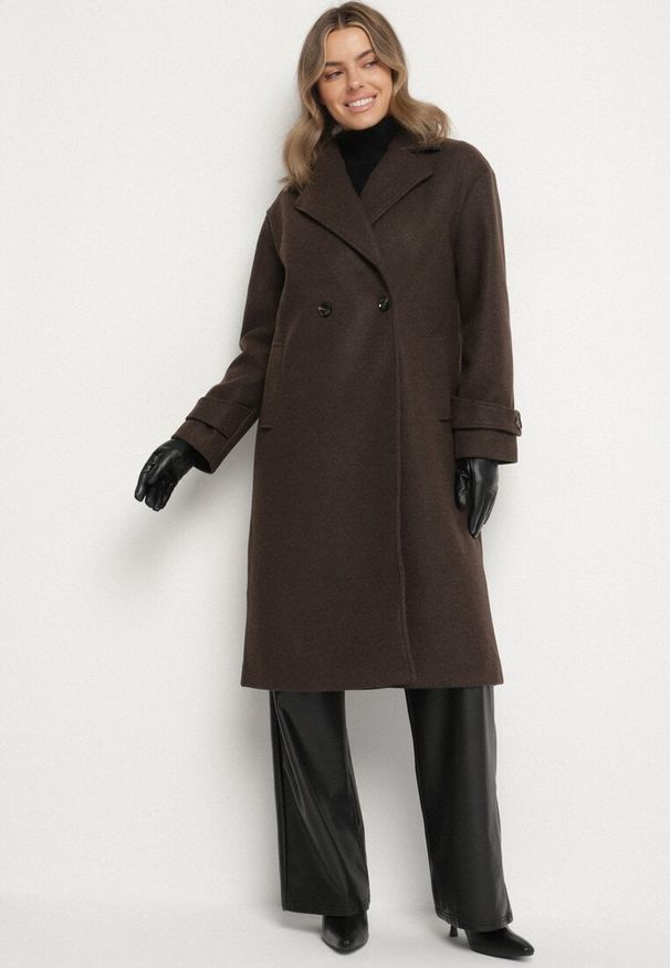 Born2be - Brązowy Dwurzędowy Płaszcz Oversize z Wełny i Wiskozy w Eleganckim Stylu Tiliavia. Okazja: na co dzień. Typ kołnierza: golf. Kolor: brązowy. Materiał: wiskoza, wełna. Wzór: aplikacja. Styl: elegancki
