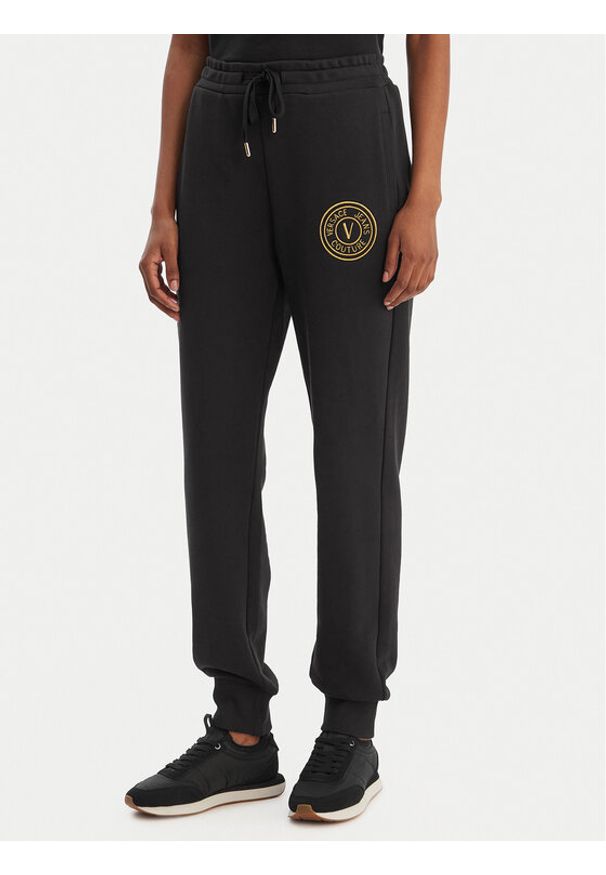 Versace Jeans Couture Spodnie dresowe 80HAAT02 CF01T Czarny Regular Fit. Kolor: czarny. Materiał: bawełna