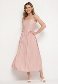 Born2be - Różowa Wiskozowa Sukienka o Rozkloszowanym Kroju Milareina. Okazja: na co dzień. Kolor: różowy. Materiał: wiskoza. Długość rękawa: długi rękaw. Wzór: aplikacja. Typ sukienki: rozkloszowane. Styl: casual, elegancki #5