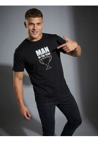 Sinsay - Bawełniana koszulka z napisem - czarny. Kolor: czarny. Materiał: bawełna. Wzór: napisy #1