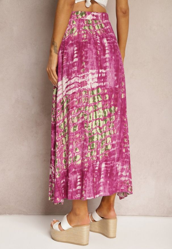 Renee - Ciemnofioletowa Rozkloszowana Spódnica z Wiskozy z Nieodpinanymi Ozdobnymi Guzikami Zafina. Okazja: na co dzień. Kolor: fioletowy. Materiał: wiskoza. Styl: elegancki, casual