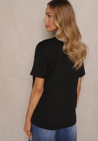 Renee - Czarny T-shirt z Bawełny z Koralikami Vlerra. Okazja: na co dzień, na spacer. Kolor: czarny. Materiał: bawełna. Wzór: aplikacja. Sezon: lato, wiosna. Styl: klasyczny, casual