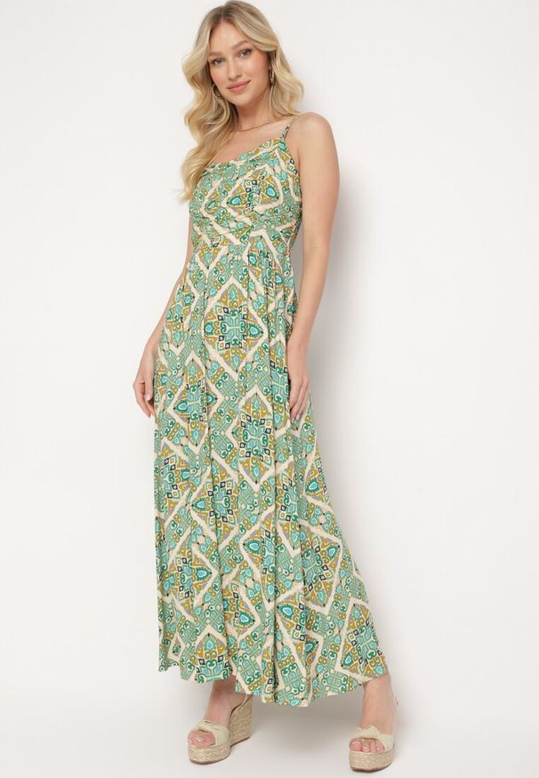 Born2be - Zielona Wiskozowa Sukienka na Regulowanych Ramiączkach z Gumkami w Pasie Ysilla. Okazja: na co dzień. Typ kołnierza: dekolt w kształcie V. Kolor: zielony. Materiał: wiskoza. Długość rękawa: na ramiączkach. Sezon: lato. Styl: casual, klasyczny