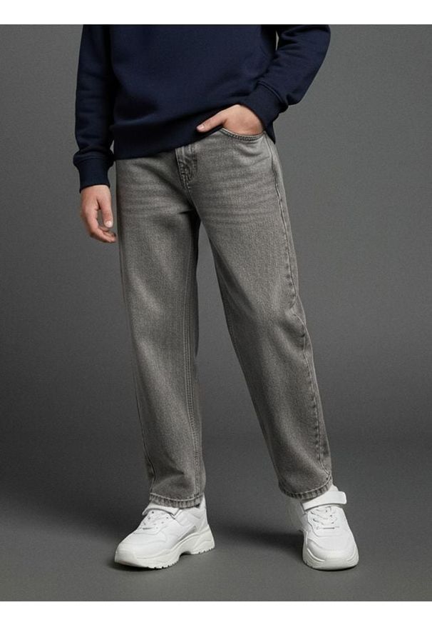 Sinsay - Jeansy baggy z efektem sprania - szary. Kolor: szary