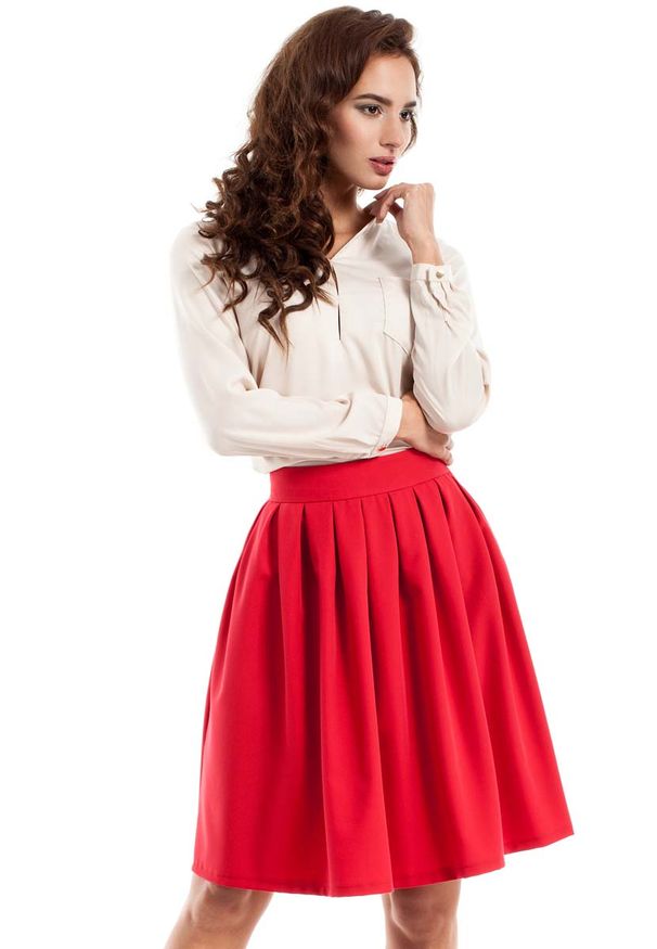 MOE - Czerwona Spódnica Midi z Plisowaniami. Kolor: czerwony. Materiał: wiskoza, poliester, elastan