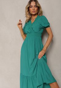 Renee - Ciemnozielona Boho Sukienka z Bawełny o Kopertowym Fasonie Rissatina. Okazja: do pracy. Typ kołnierza: dekolt w kształcie V. Kolor: zielony. Materiał: bawełna. Typ sukienki: kopertowe. Styl: boho #5