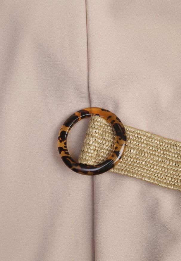 Born2be - Beżowy Kombinezon Zapinany na Suwak z Poduszkami w Ramionach i Paskiem z Klamrą Bless. Okazja: na co dzień. Kolor: beżowy. Styl: klasyczny, casual