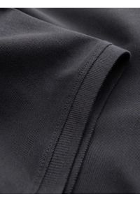 Ombre Clothing - Jednokolorowa koszulka męska polo BASIC z dzianiny pique - grafitowa V3. Okazja: na co dzień. Typ kołnierza: polo. Kolor: szary. Materiał: dzianina. Wzór: haft, aplikacja, jednolity. Styl: sportowy, wizytowy, casual #10
