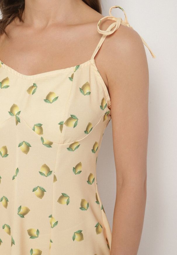 Born2be - Żółta Sukienka na Wiązanych Ramiączkach w Cytryny Efrunea. Kolor: żółty. Długość rękawa: na ramiączkach. Sezon: lato. Typ sukienki: rozkloszowane