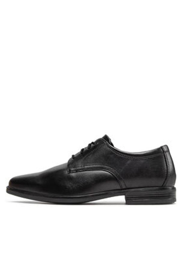 Clarks Półbuty Howard Walk 261612857 Czarny. Kolor: czarny. Materiał: skóra