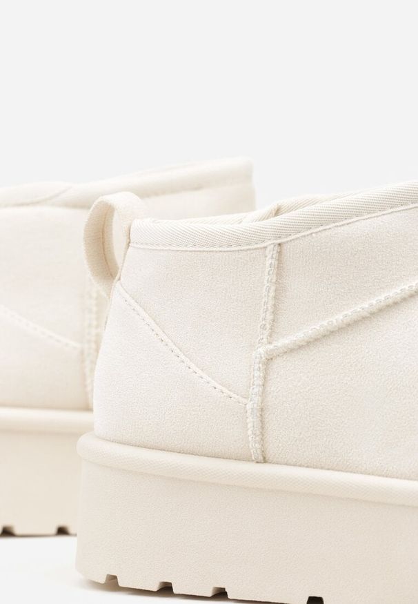 Born2be - Beżowe Mocno Ocieplane Śniegowce Wsuwane na Grubej Podeszwie Oriphesi. Okazja: na co dzień, na spacer. Zapięcie: bez zapięcia. Kolor: beżowy. Materiał: jeans, skóra, wełna. Sezon: jesień, zima. Obcas: na platformie. Styl: casual, klasyczny, elegancki