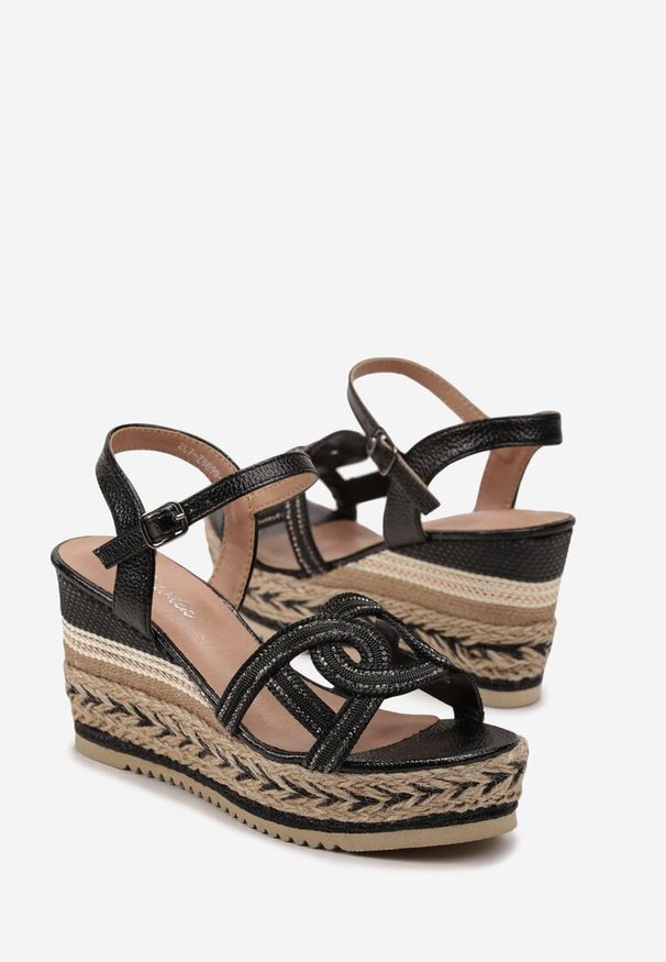 Renee - Czarne Sandały Boho na Plecionym Koturnie z Platformą Bovina. Kolor: czarny. Materiał: jeans. Wzór: ażurowy, aplikacja. Obcas: na koturnie. Styl: boho