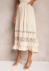 Renee - Beżowa Asymetryczna Spódnica Plisowana High Waist z Gumką w Talii i Koronkowymi Wstawkami Reslifa. Stan: podwyższony. Kolor: beżowy. Materiał: koronka. Sezon: lato