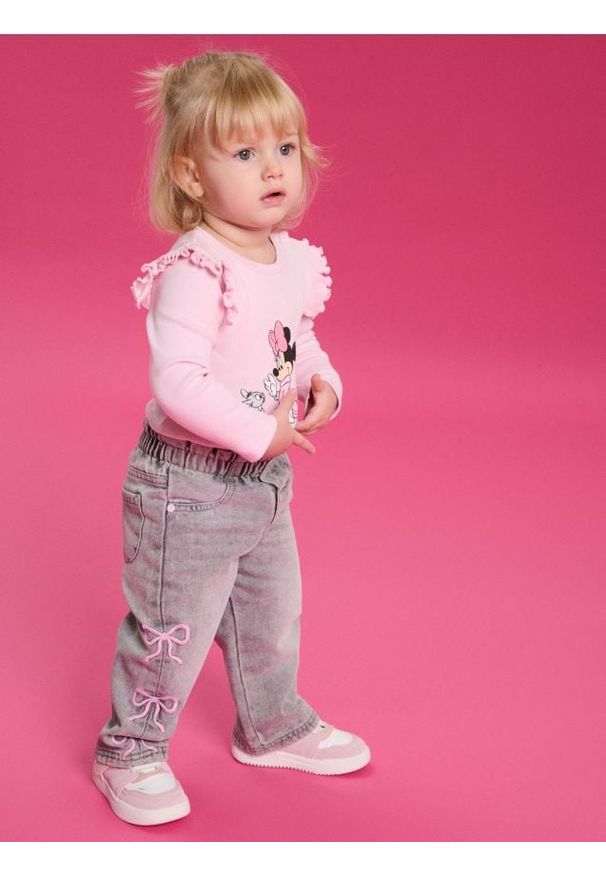 Sinsay - Jeansy pull on z efektem sprania - szary. Kolor: szary. Materiał: jeans