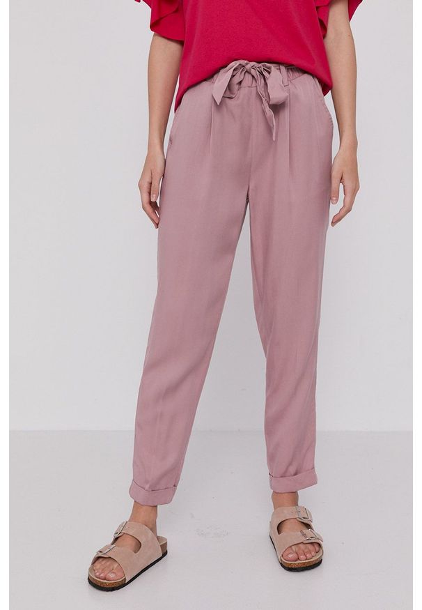 medicine - Medicine - Spodnie Basic. Okazja: na co dzień. Kolor: różowy. Styl: casual