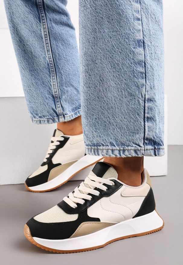 Renee - Czarno-Beżowe Sneakersy z Siateczkową Wstawką na Nosku Hlimeltia. Kolor: beżowy. Materiał: dresówka, jeans