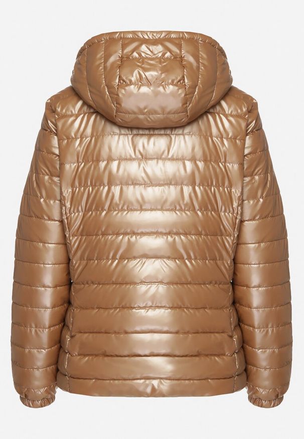 Born2be - Ciemnobeżowa Pikowana Kurtka Wykończona Odpinanym Kapturem i Gumką przy Rękawach Mivisea. Okazja: na co dzień. Kolor: beżowy. Materiał: jeans. Styl: klasyczny, casual