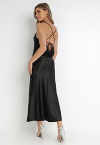 Born2be - Czarna Sukienka Satynowa Chrentizo. Kolor: czarny. Materiał: satyna. Długość rękawa: na ramiączkach. Wzór: gładki. Styl: wizytowy. Długość: maxi #3