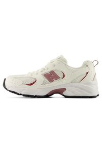 Buty dziecięce New Balance G5301MV – beżowe. Okazja: na uczelnię, na co dzień. Kolor: beżowy. Materiał: materiał, syntetyk, guma. Szerokość cholewki: normalna #4