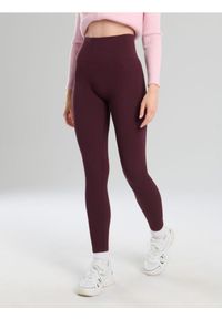 Sinsay - Prążkowane legginsy - czerwony. Kolor: czerwony. Materiał: prążkowany