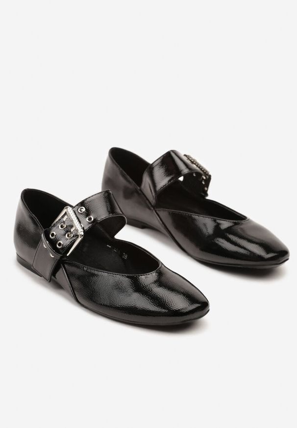 Born2be - Czarne Balerinki Lakierowane z Ozdobną Dużą Klamrą i Paskiem Grelita. Zapięcie: klamry. Kolor: czarny. Materiał: lakier. Styl: elegancki