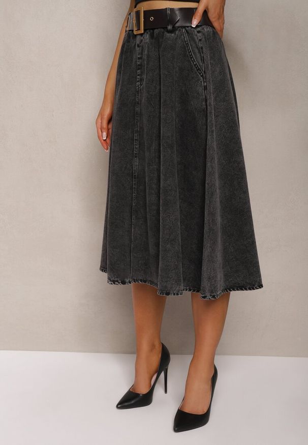 Renee - Czarna Rozkloszowana Spódnica Jeansowa Midi z Paskiem Wendlla. Kolor: czarny. Materiał: jeans