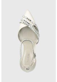 Guess szpilki GADELLA kolor beżowy FL6GDL SAT08. Zapięcie: klamry. Kolor: beżowy. Obcas: na szpilce. Wysokość obcasa: średni #4