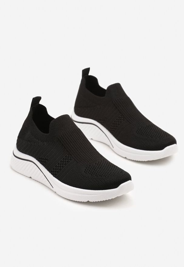 Born2be - Czarne Wsuwane Buty Sportowe Sneakersy z Siateczki Worrtewi. Okazja: na co dzień, na spacer. Nosek buta: okrągły. Zapięcie: bez zapięcia. Kolor: czarny. Materiał: jeans. Szerokość cholewki: normalna. Obcas: na płaskiej podeszwie. Sport: turystyka piesza