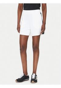 EA7 Emporio Armani Szorty materiałowe 7W000176 AF12643 U0002 Biały Regular Fit. Kolor: biały. Materiał: syntetyk