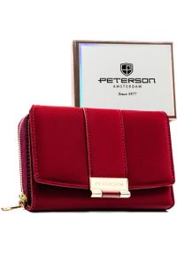 Bordowy portfel damski wykonany ze skóry ekologicznej, zamykany zatrzaskiem - Peterson. Kolor: czerwony. Materiał: skóra ekologiczna #1