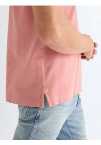 Wrangler - MESKA KOSZULKA WRANGLER POLO SHIRT DUSTY ROSE 112378002. Typ kołnierza: polo #2