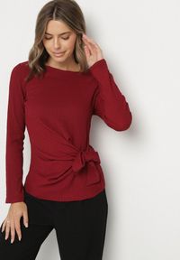 Born2be - Bordowa Bluzka Ozdobiona Wiązaniem Esterea. Okazja: na co dzień. Kolor: czerwony. Materiał: jeans. Wzór: aplikacja. Styl: casual, elegancki #7