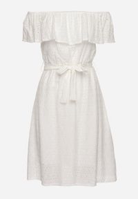 Born2be - Biała Sukienka Hiszpanka z Ozdobnym Haftem i Paskiem w Talii Perenna. Okazja: na co dzień. Typ kołnierza: dekolt hiszpanka. Kolor: biały. Wzór: haft. Styl: casual, elegancki, wizytowy #2