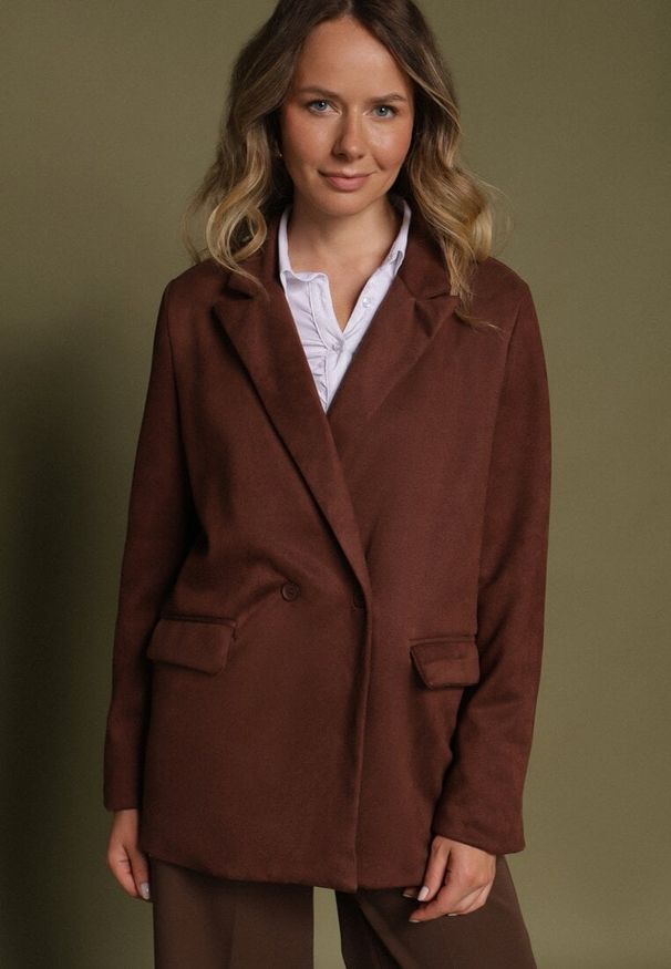 Born2be - Brązowa Dwurzędowa Marynarka o Pudełkowym Kroju z Usztywnianymi Ramionami Alean. Okazja: na co dzień. Kolor: brązowy. Materiał: jeans. Styl: klasyczny, casual, elegancki