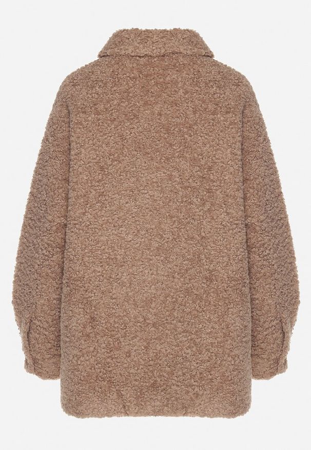 Born2be - Brązowa Kurtka o Koszulowym Kroju z Futerkowym Wykończeniem Venelita. Okazja: na co dzień. Kolor: brązowy. Materiał: jeans. Styl: elegancki, klasyczny, casual