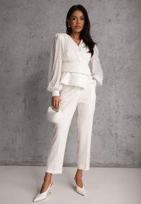 Renee - Biała Bluzka VICES w Kopertowym Stylu z Luźnymi Transparentnymi Rękawami i Dekoltem V Inge. Okazja: na co dzień. Kolor: biały. Materiał: jeans. Styl: casual, elegancki #6