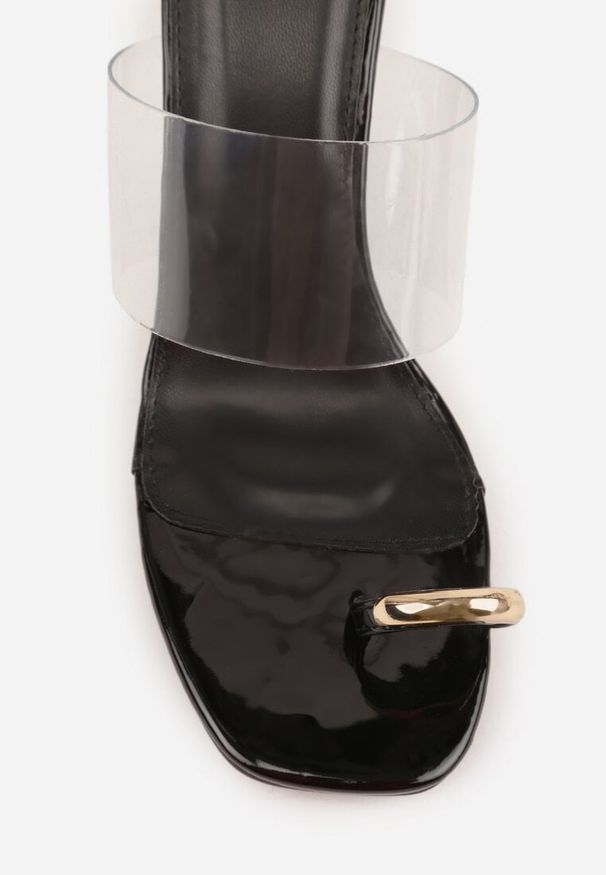 Renee - Czarne Klapki z Ozdobą na Duży Palec z Transparentnymi Elementami Wylinney. Kolor: czarny. Materiał: jeans. Wzór: aplikacja. Sezon: lato. Styl: elegancki